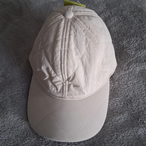 All in Motion Quilted Cream Cap womens unisex adult nylon OS NWT - Picture 2 of 7